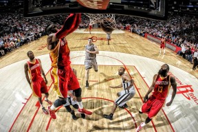 勇士队续约球队核心，打造王朝基础，勇士队的